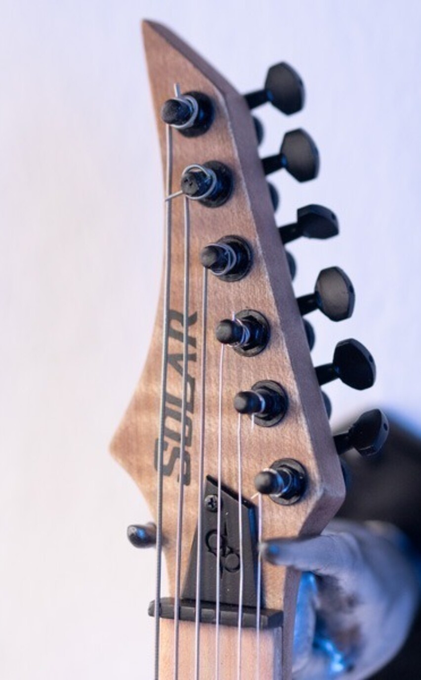 tiny guitar head | Multi Awesome Studio