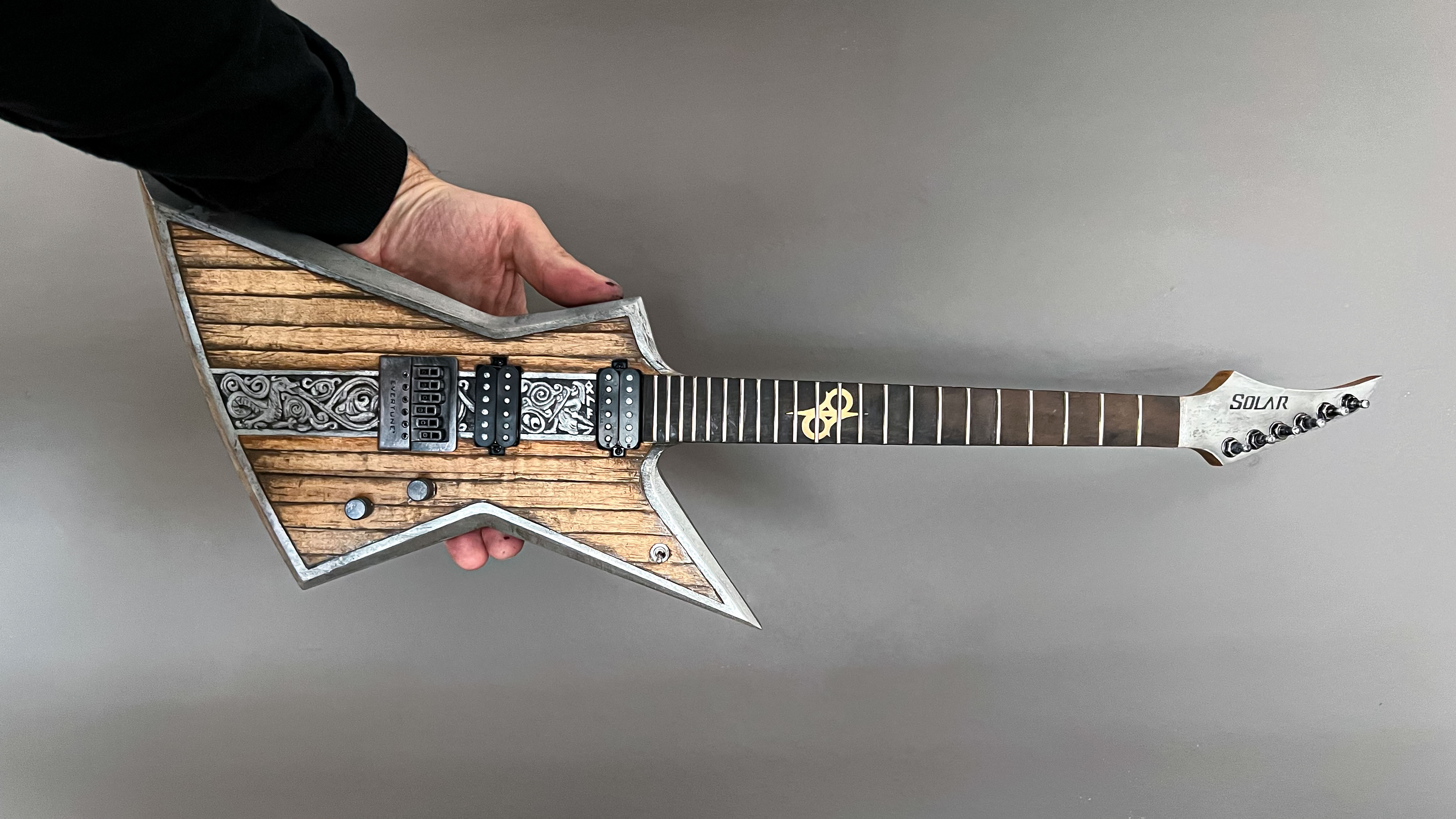 tiny solar guitar E type | Multi Awesome Studio